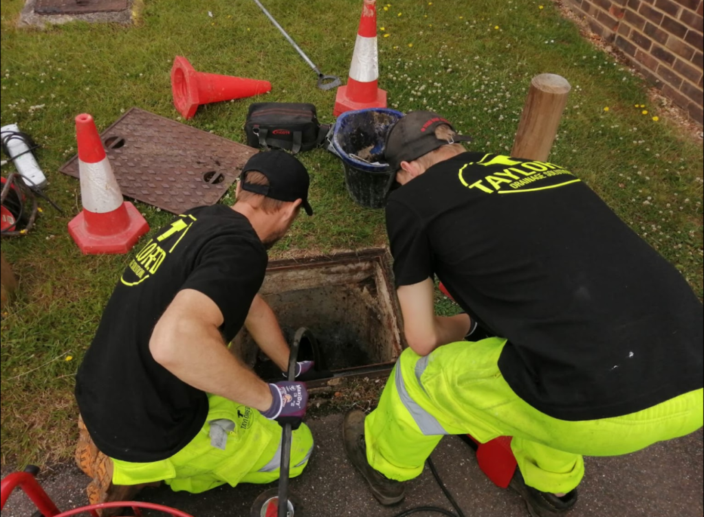 (c) Tayloreddrainsolutions.co.uk